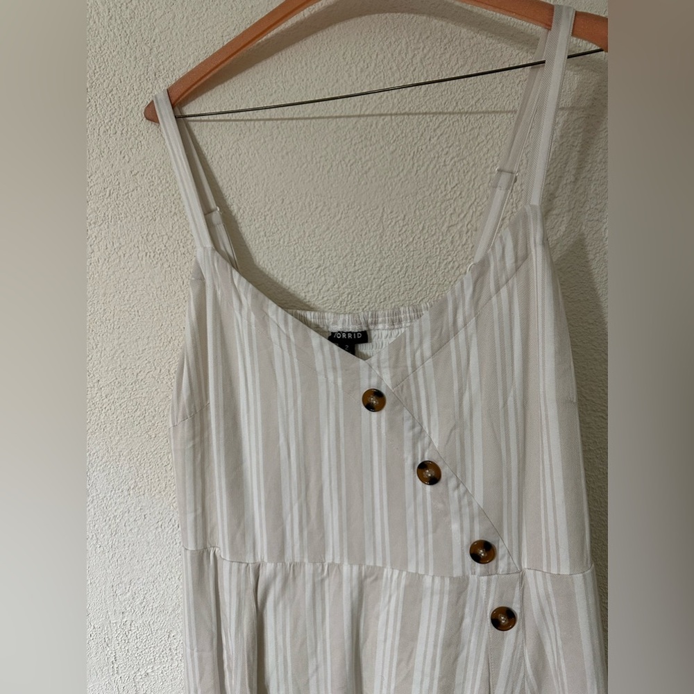 Torrid Dress Sleeveless Beige/White Challis Asymmetrical Button Front Size 2 - Picture 2 of 7